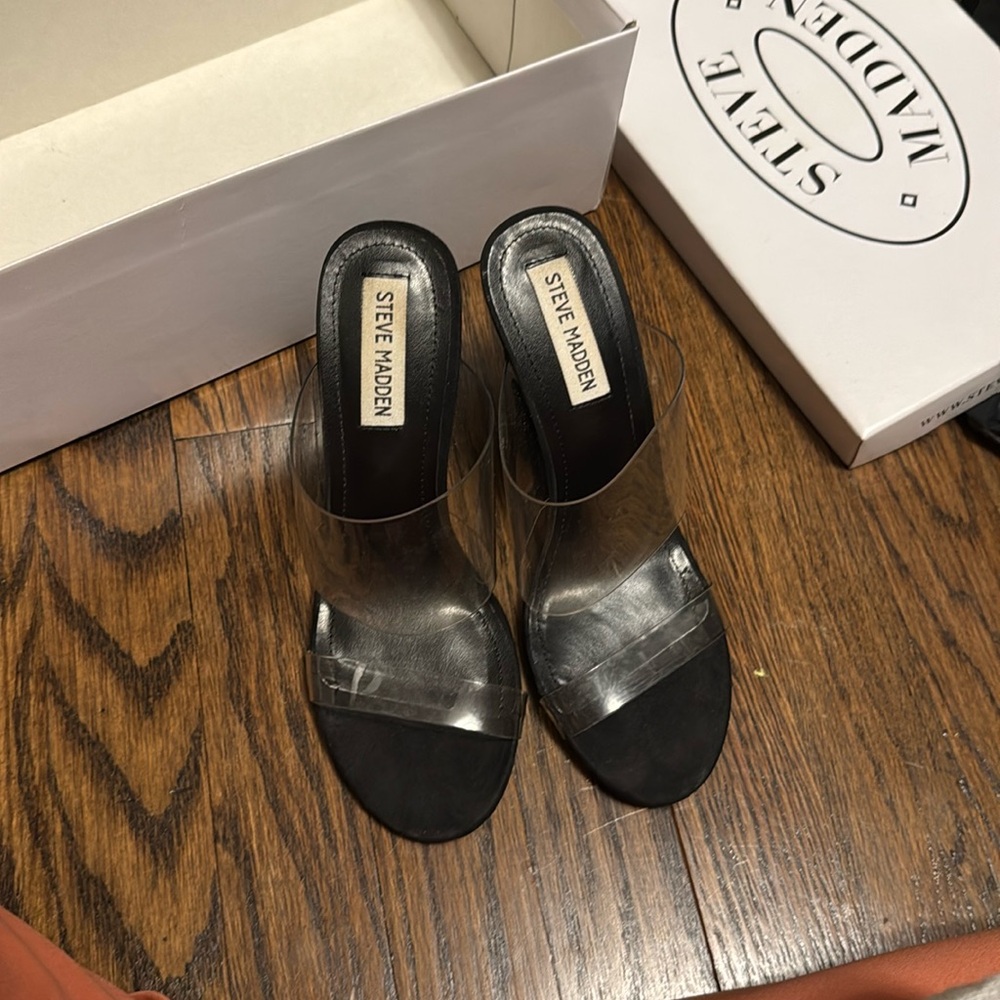 Steve Madden size 7 black and clear straps